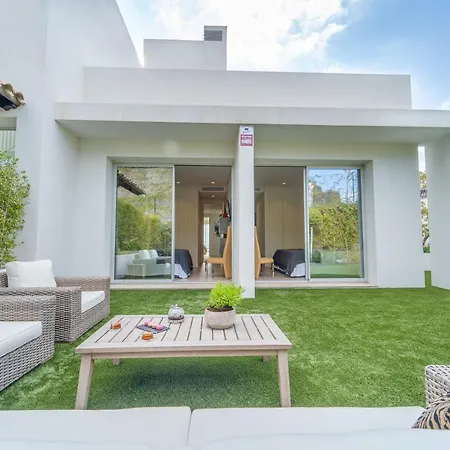 In Ground Floor In Marbella Club Hills, アパート *