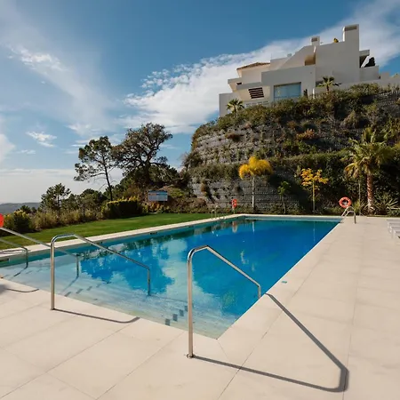 In Ground Floor In Marbella Club Hills, アパート *